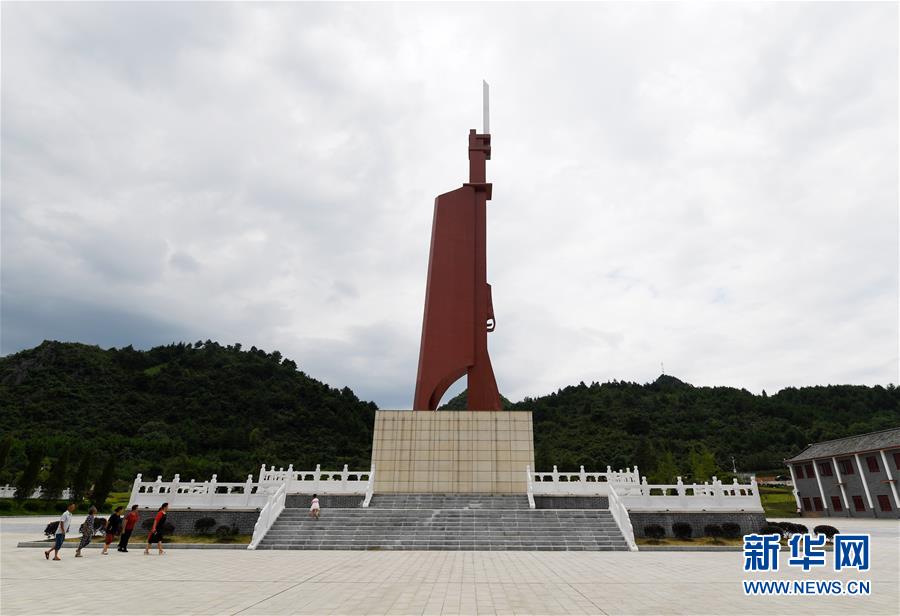 （壯麗70年·奮斗新時代——記者再走長征路·圖文互動）（2）他們，找到了3000多個紅軍烈士的名字